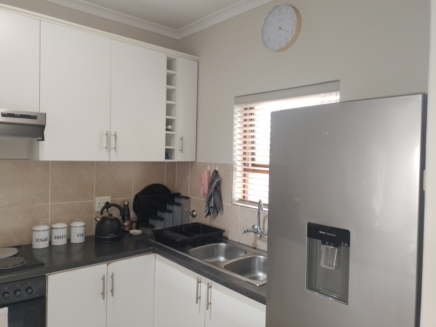 To Let 2 Bedroom Property for Rent in Jagtershof Western Cape